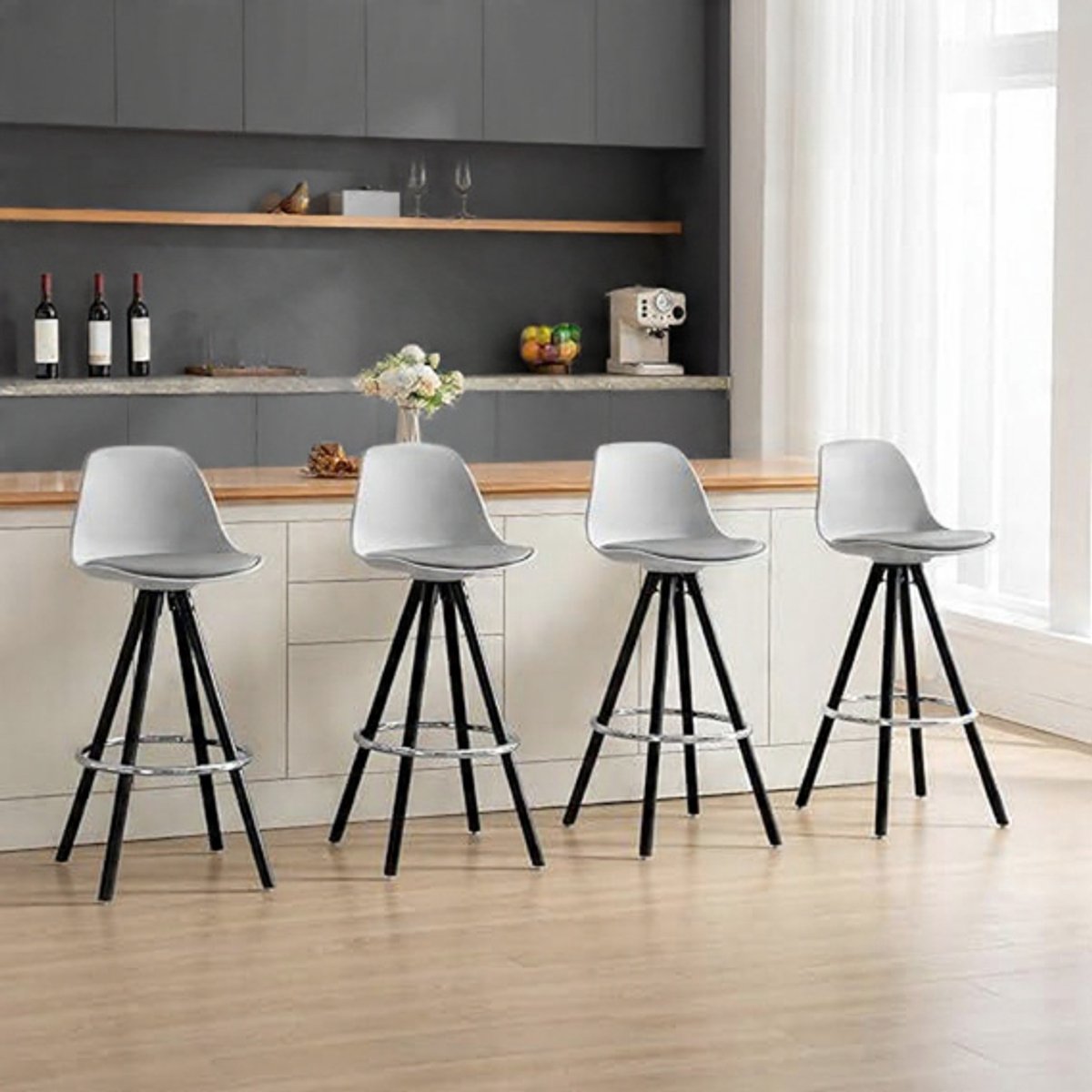 Nordic Elegance – Set van 2 Grijs-Zwarte Barkrukken met Houten Poten, Rugleuning en Voetensteun – Moderne Barstoelen in Kunstleer voor Keuken en Bar Casa Serena