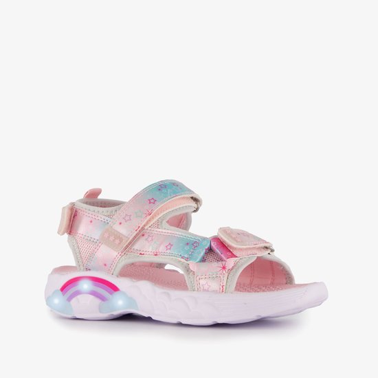 Roze sandaal met sterrenprint, regenboogdetail en lichtjes in de zool.