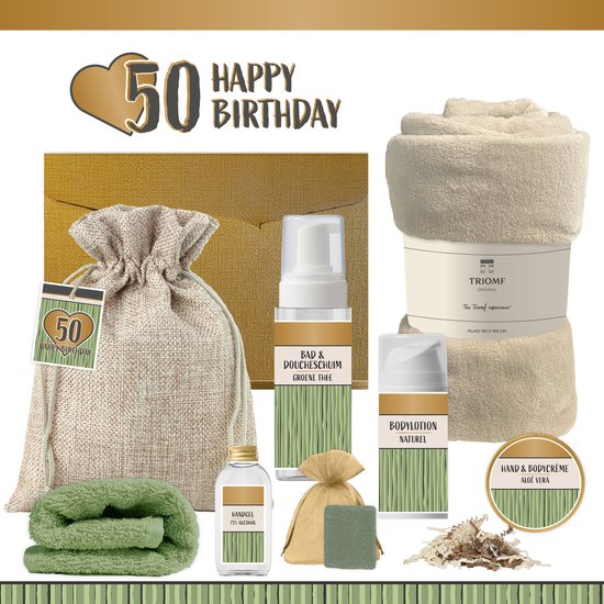 Geschenkset met 50 Happy Birthday-thema: beige handdoek, groene handdoek, badschuim, bodylotion, zeep, alcoholgel, strijkkralen & fleece deken.