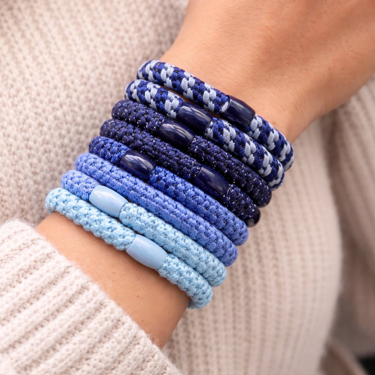 15 x Knekkie Haarelastiekjes met Kraaltje – Gevlochten Elastiek & Armband - Blauwe Stijl — cadeau in Mode & Accessoires - foto 4