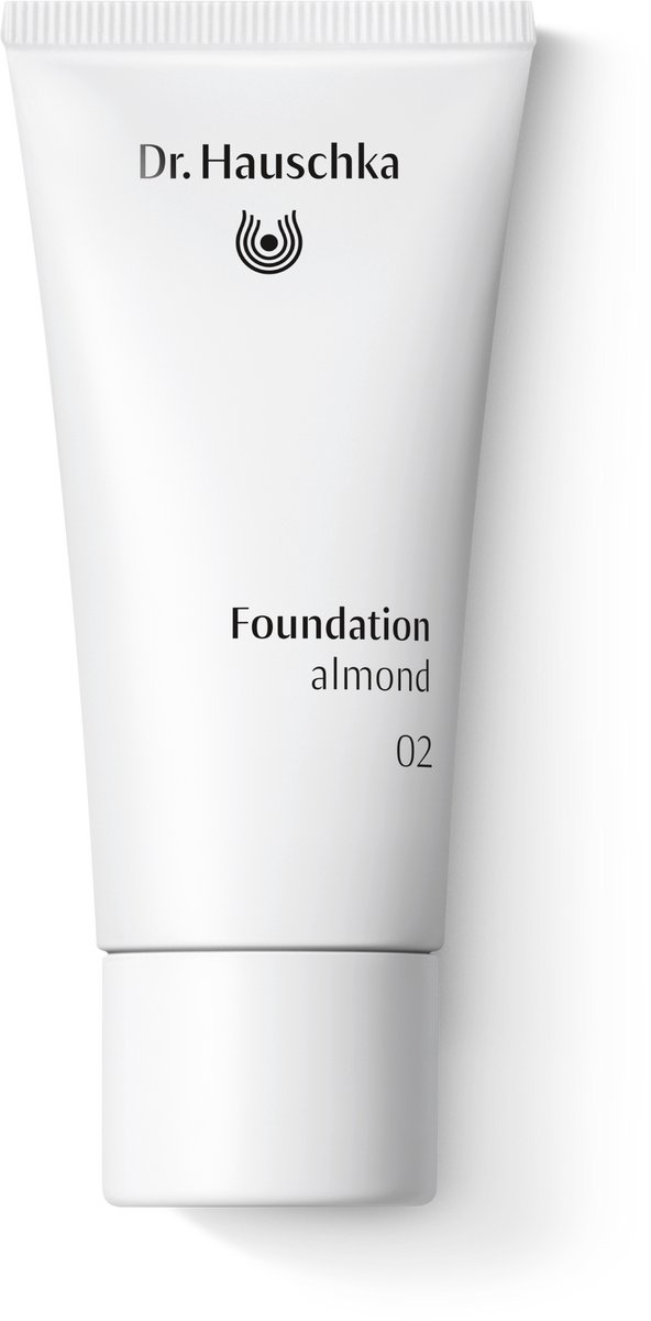 Foundation 02 almond van Dr. Hauschka in #02 Almond – productfoto