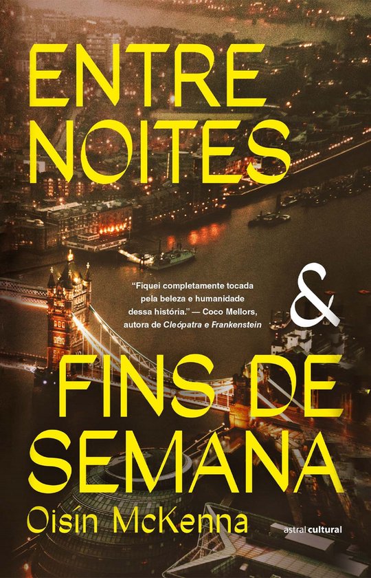 Boek 'Entre Noites & Fins de Semana' met de Tower Bridge en de Londense skyline bij nacht.