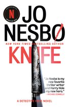 Boek "Knife" van Jo Nesbø, met op de voorkant een mes en de tekst "Watch on Netflix".