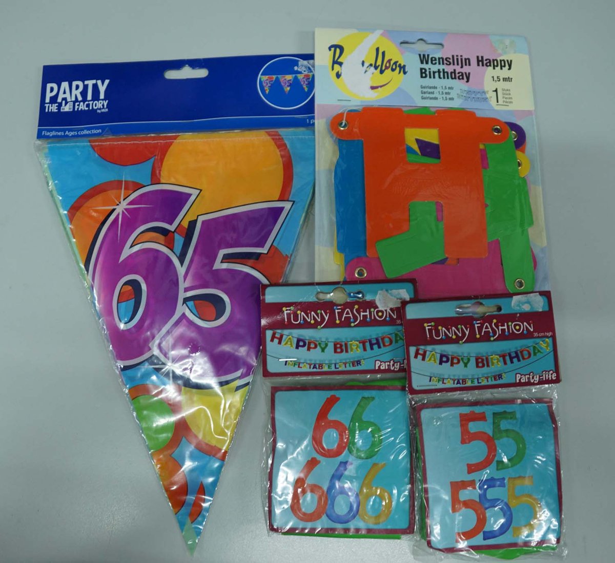 Verjaardag versierpakket 65 jaar met groen cijfer - slinger 65 - opblaasletter groen 65 - slinger Happy Brithday - slingers voor 65 jarige leeftijd - versiering voor 65 jarige bestaan - feest versiering voor 65 jarig verjaardag - versiering 65 jaar