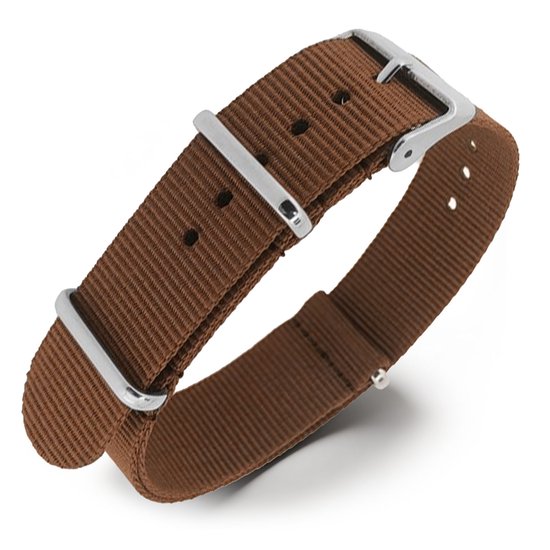 Bracelet de montre NATO en nylon marron avec boucle et passants argentés.