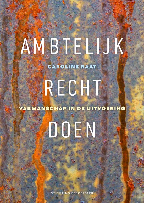 Ambtelijk recht doen - cover
