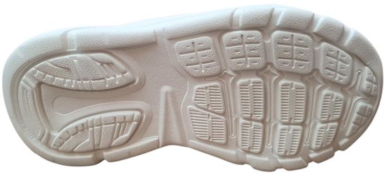 Onderkant witte sneakerzool.
