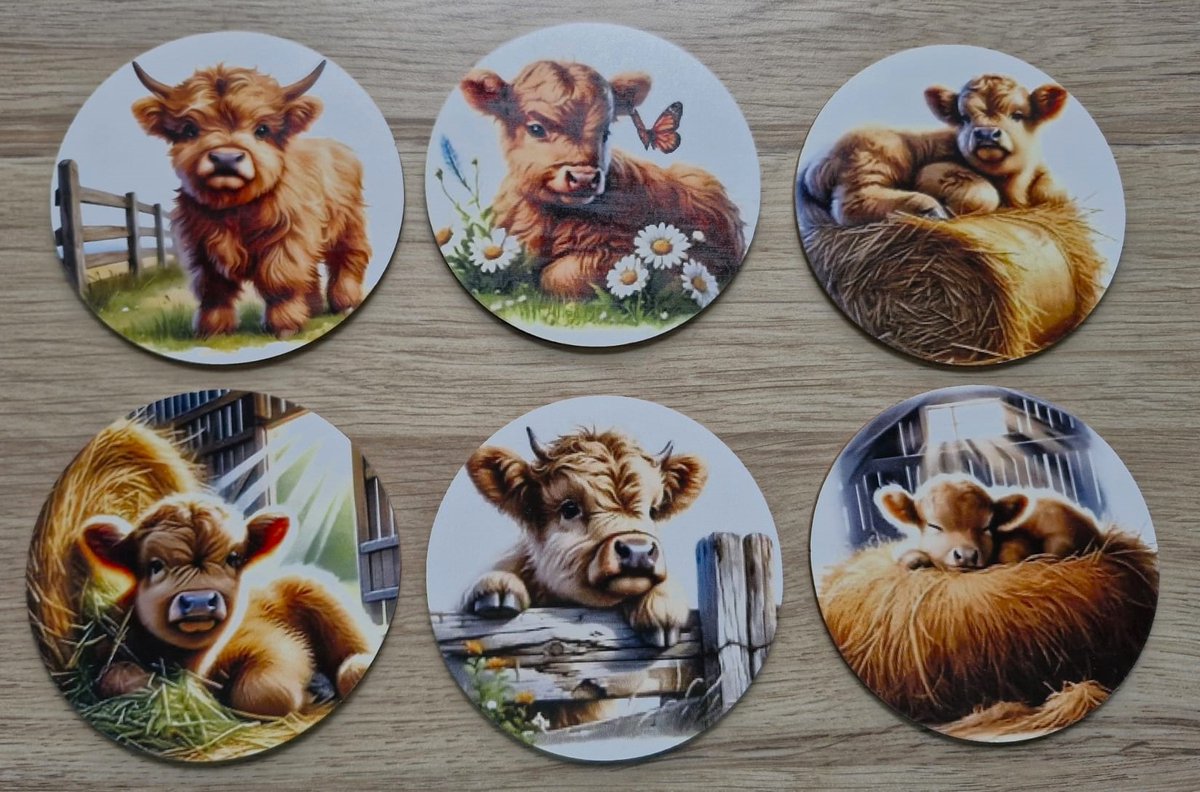 Set van 6 houten glazen onderzetters met koeien “Schotse hooglanders” met schattige kalfjes in het stro en tussen de bloemen (woondecoratie, glas onderzetter, bierviltje)