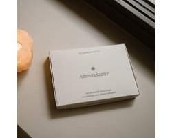 Affirmatiekaarten - 105 Nederlandstalige kaarten - Mindset & Zelfliefde - Persoonlijke groei, energie & reflectie - Cadeau voor haar/hem