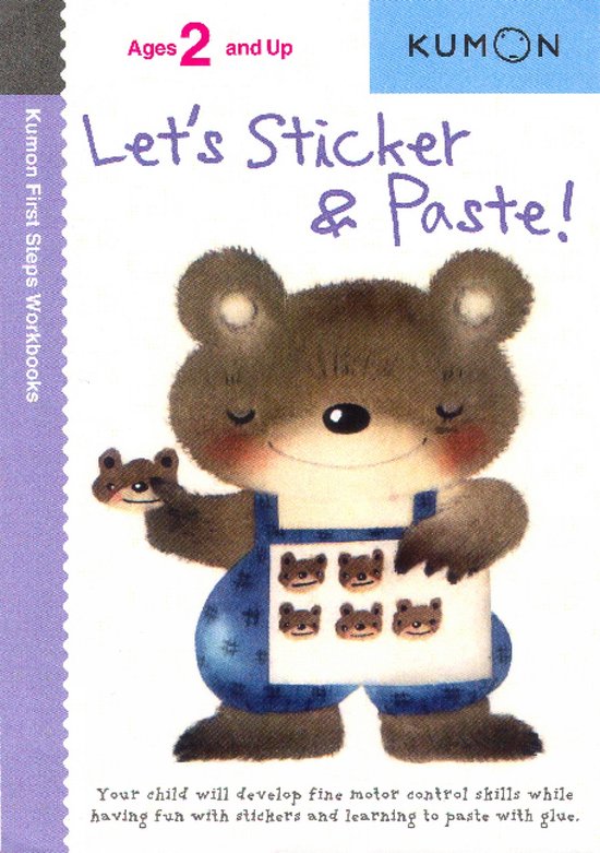 Kumon's 'Let's Sticker & Paste!' voor leeftijden 2+. Een bruine beer met overall houdt een vel met stickermotiefjes vast.