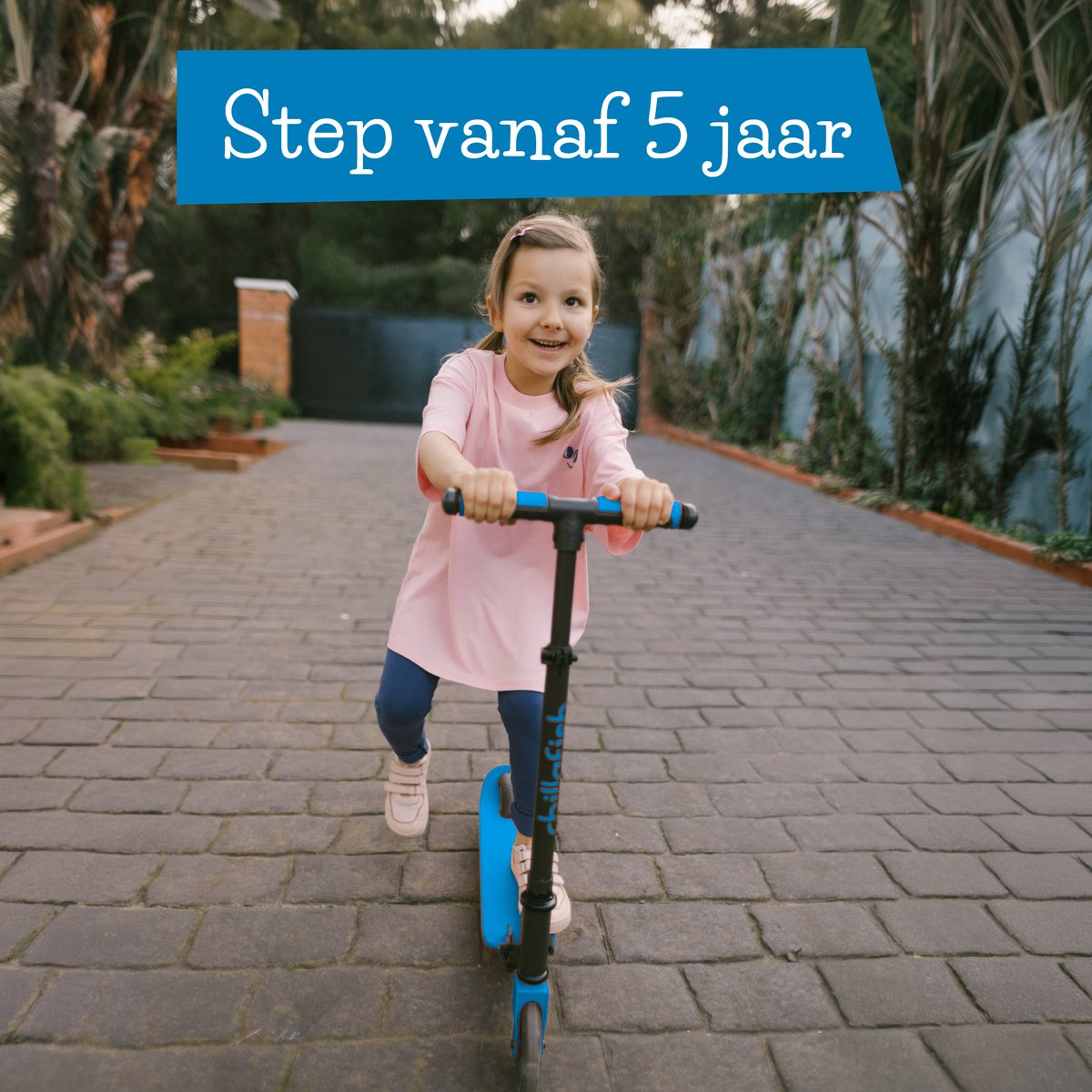 Chillafish Kinderstep jongens en meisjes vanaf 5 jaar met LED wielen - Blauw - Step met verstelbaar stuur en voetrem - Opvouwbaar en lichtgewicht met ABEC-5 wielen - Geen batterijen nodig - Model Flexxi Glow — afbeelding 7
