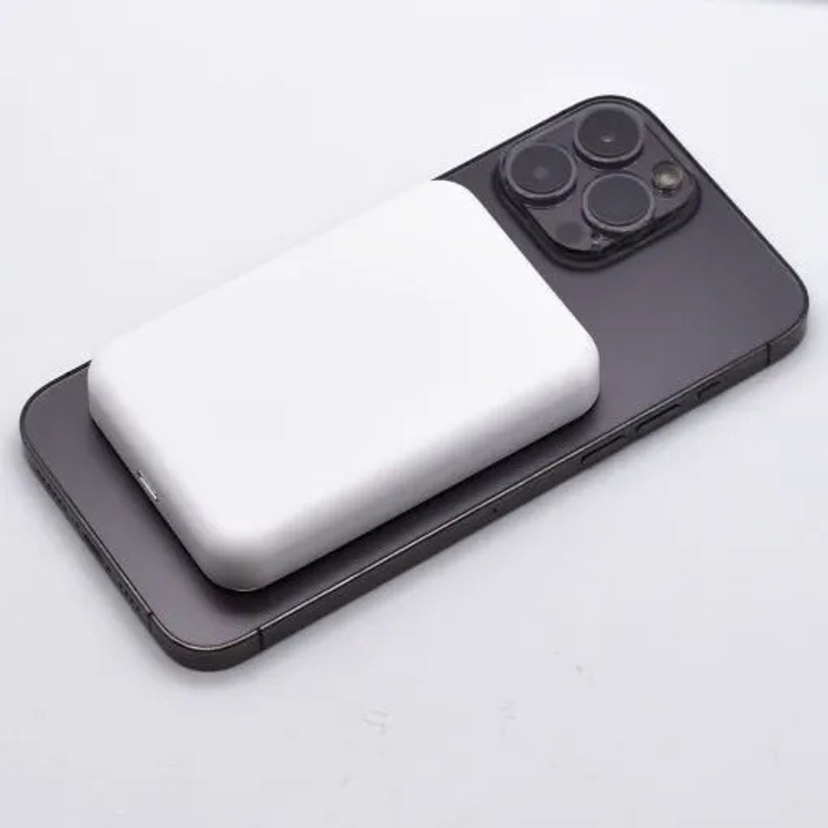 QC-Centre iPhone 12-17 Powerbank 10000mAh Magnetisch 15W - afbeelding 3