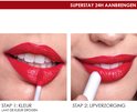 Stap 1: Kleur. Laat de kleur drogen. Stap 2: Lipverzorging. Rode lippen met applicator en lipbalsem.
