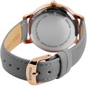 Achterkant van een Raptor horloge met goudkleurige gesp op de grijze leren band.