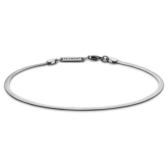 Bracelet argenté de 2 mm de large avec des maillons serpentins et le nom de marque 'SEIZMONT' sur le fermoir.