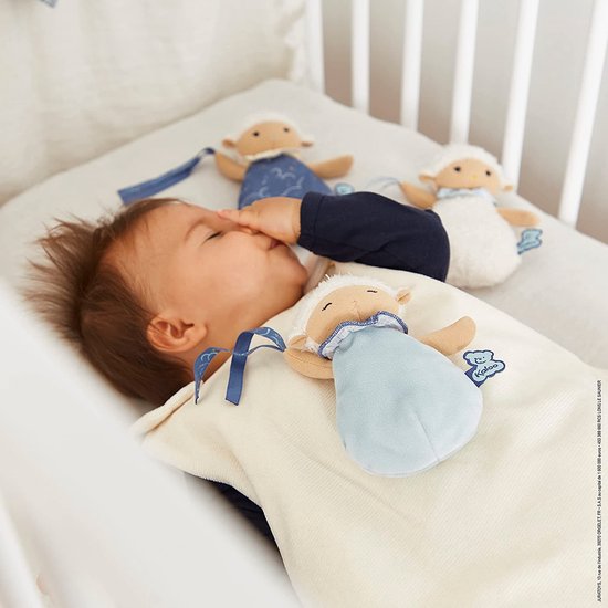 Kaloo Doux Sommeil - 3 Schaapjes Doudou Knuffeldoekjes - Drie Schapen Fopspeenhouders Met Elk Hun Eigen Bijzonderheid En Kleur, Zodat Baby Het Als Knuffel Kan Gebruiken Maar Ook Kan De Fopspeen Bevestigd Worden Aan Het Fijne Lint van Kaloo — afbeelding 5