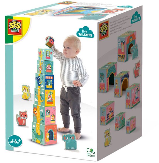 Doos van SES Creative met een baby die stapelblokken bouwt, waarop dieren staan afgebeeld.
