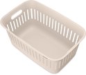 Crème wasmand met ventilatiegaten en handgrepen, vanuit een schuin perspectief.