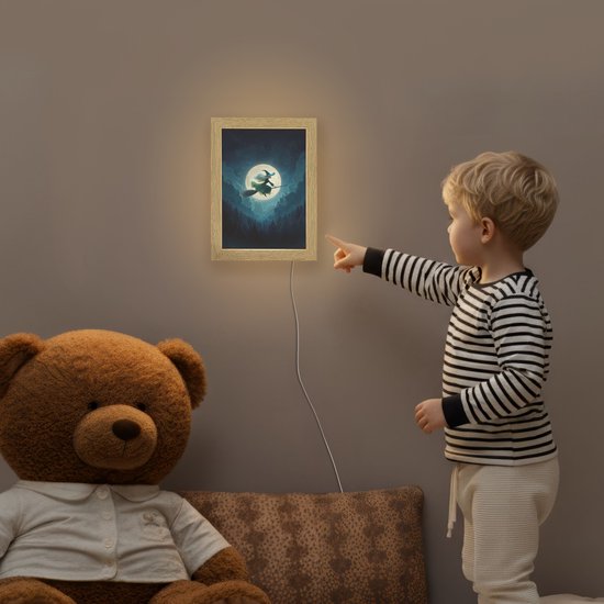 Nachtlampje 15x20 cm - Kinder lampje - Heks - Maand - Bos - Magisch - Tafellamp kinderkamer - Slaapkamer lamp - Bedlamp kinderen - Kinderlampje stopcontact - Wandlamp babykamer - Nachtlampjes van Merkloos — afbeelding 5