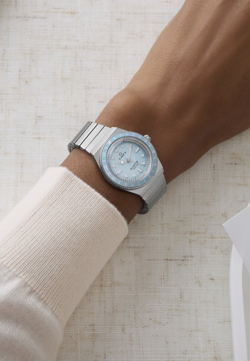 Timex Q Timex Mini Quartz Analoog Horloge Silver Tone Kast: 100% Roestvrij Staal | Armband: 100% Roestvrij Staal 30 mm TW2Y57400AJ, TW2Y57500AJ, TW2Y77300AJ