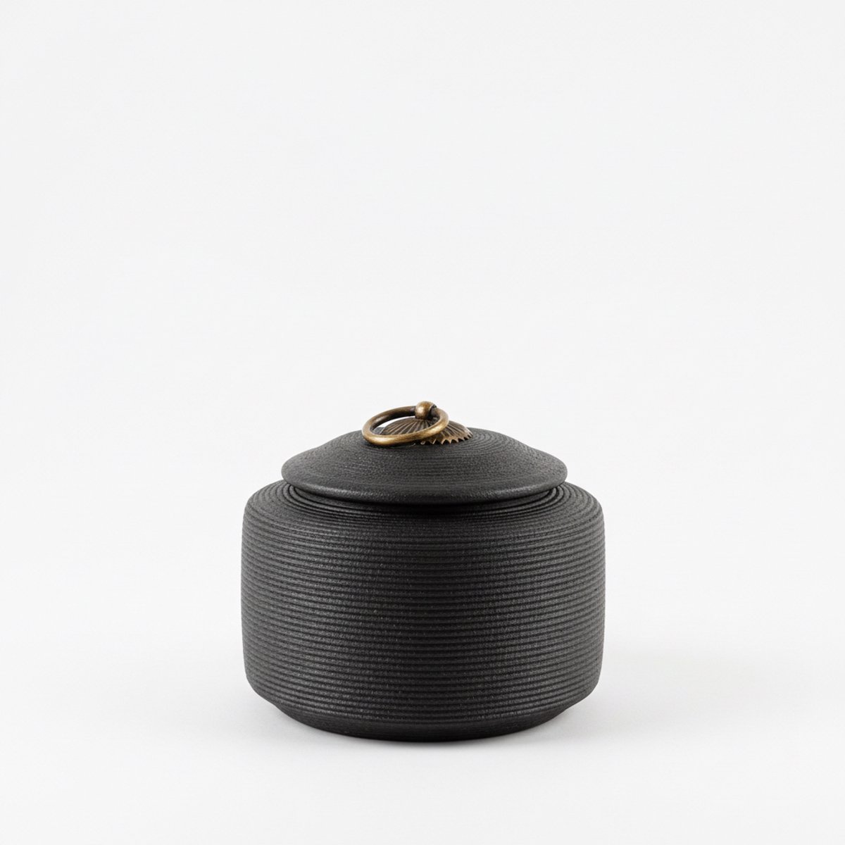 Artic Sakura Urn – 350 ml / 0.35 Liter – Zwart – Hoogwaardig Keramiek – Mini-urnen – Urnen Volwassenen – Urn Hond Overleden – Handgemaakt – Hondenurn – Kattenurn – As Urn – Urn Kat – Urn Hond – Urn Voor Dieren – Urne – Urn Voor As Mens
