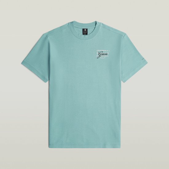Blauwgroen T-shirt met korte mouwen en een grafische print op de borst.