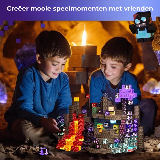 Twee kinderen die samen bouwen met kleurrijke magnetische blokken in een grotomgeving.