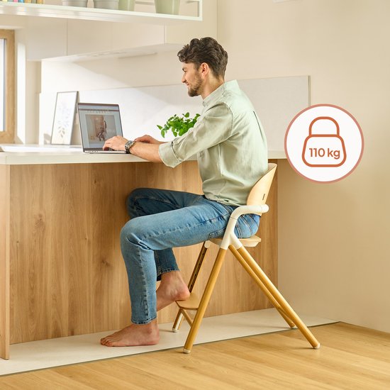 Chaise haute en bois Lionelo Celia 3 en 1 – De Bébé à adulte – Siège et repose-pieds réglables – Harnais 5 points – Revêtement en Eco– Comprend BabySet et plateau – Capacité de charge jusqu'à 90 kg