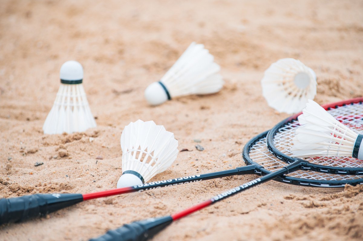 Badmintonset 2 Spelers – Inclusief 2 Rackets van Tempered Steel & 2 Shuttles – PVC Draaghoes – Outdoor & Indoor – Engelhart — afbeelding 2
