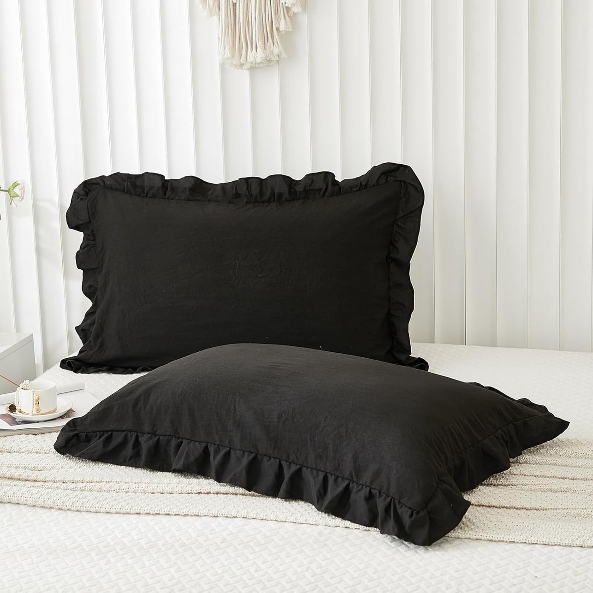 Famanu Kussensloop - set van 2 stuks - standaard kussenhoes - met ruches aan de randen - van zachte microvezel - vintage stijl - schattige kussensloop - ca. 51 x 76 cm - zwart Black