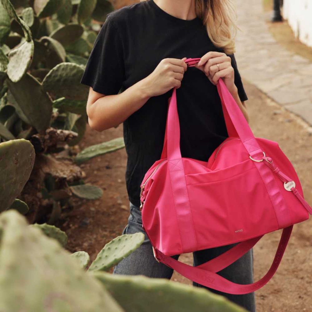 MŌSZ Schoudertas Fuschia - 40 x 30 x 20 cm : Sandy underseater / handbagage tas