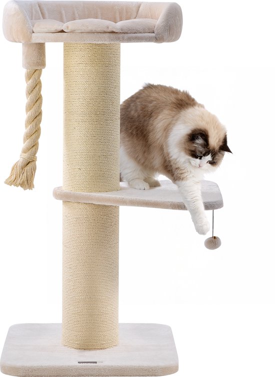Grote beige krabpaal met twee plateaus en een speeltje, met een Ragdoll kat.