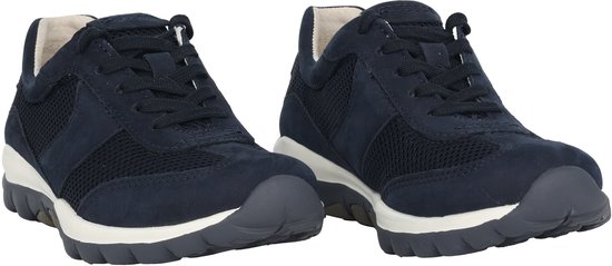 Donkerblauwe Gabor rollingsoft sneakers met witte zool en mesh aan de zijkant.