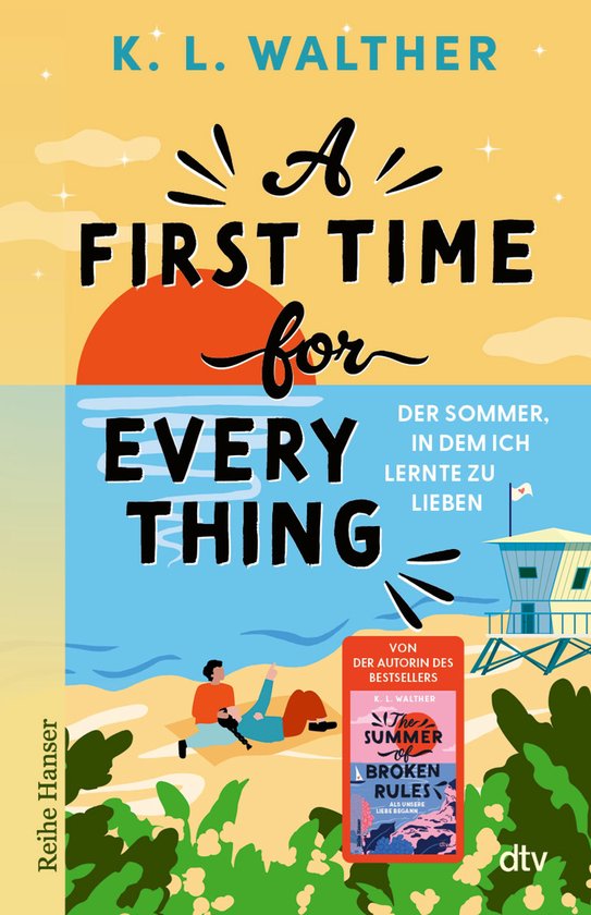 Boek "A First Time for Everything" van K.L. Walther. Zomerse strandscène met duinen, zee en strandhuisje. Twee personen liggen op het strand.