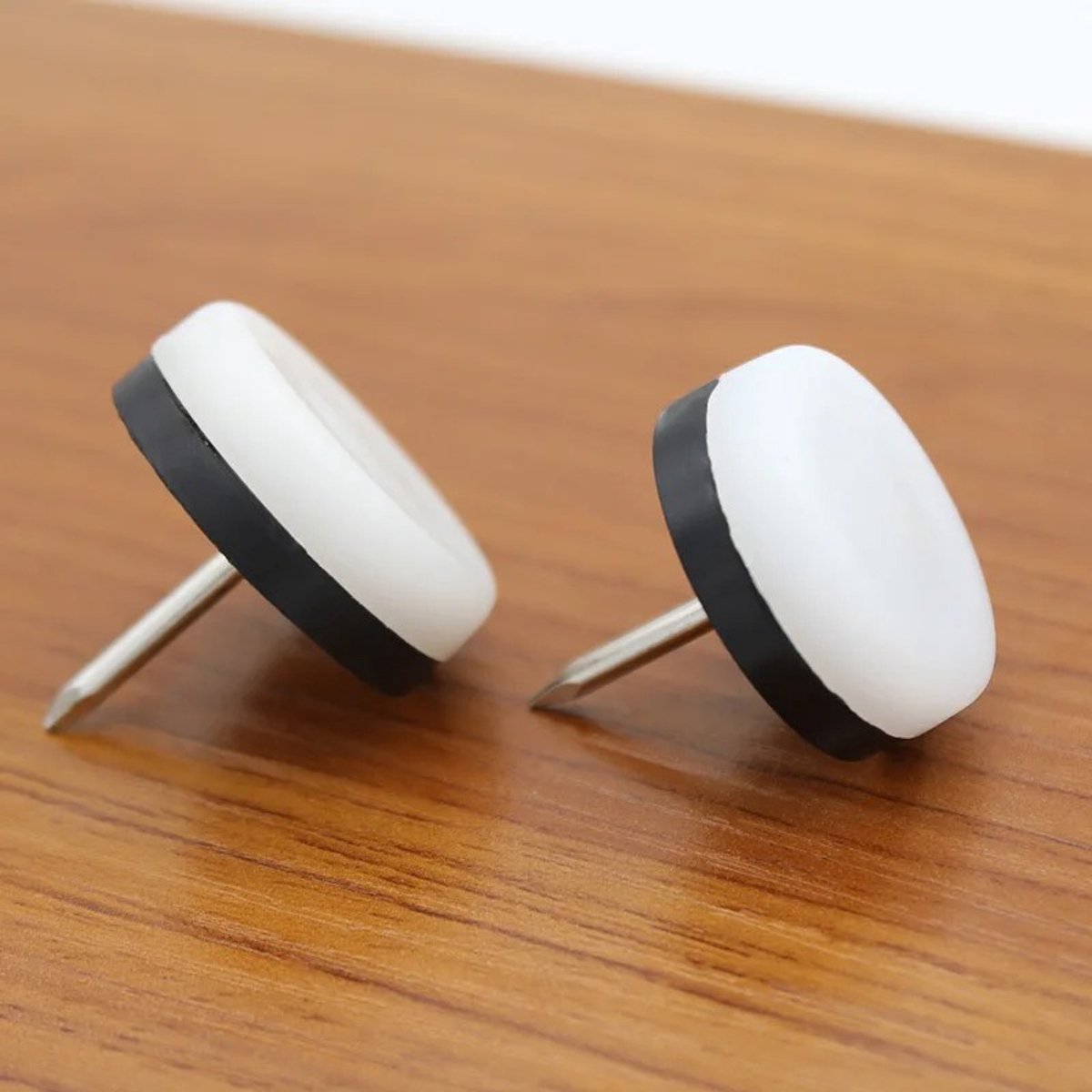 WiseGoods Premium Viltglijders Met Nagel – Meubelbeschermers Voor Stoelpoten – 16 Stuks – 28MM – Poten Meubels Beschermen - Wit