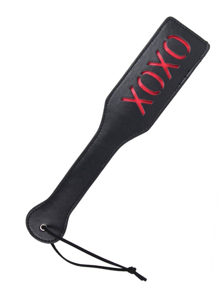 Zeloria PU Leren Paddle met “XOXO” – Zwarte Spanking Paddle met Polsband – BDSM Accessoire voor Volwassenen
