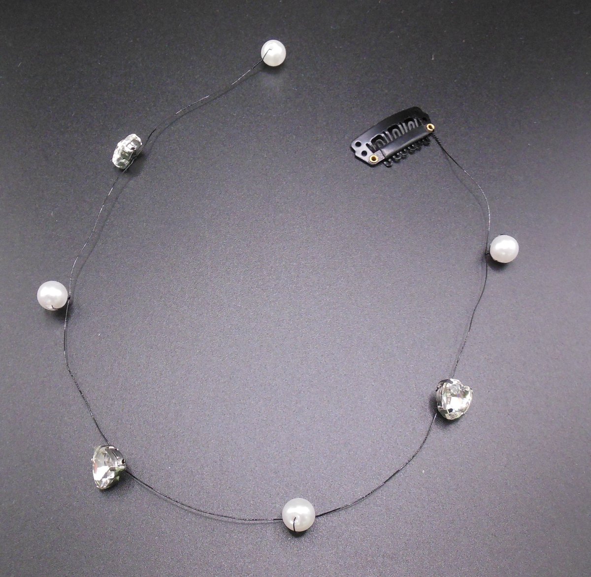 Festival/Ibiza haarclip met hanger strass hartjes en parels