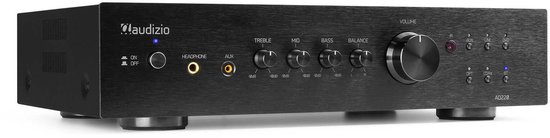 Zwarte Audizio AD220B stereo versterker met draaiknoppen voor volume, treble, mid, bass en balance. Met aan/uit-schakelaar en aansluitingen voor koptelefoon en AUX.