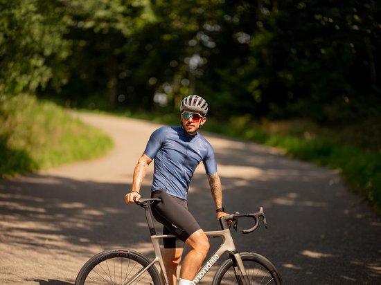 BBB Cycling ComfortFit R - Duurzaam Fietsshirt Heren Korte Mouw - 15-25 °C - Ademend MTB en Wielrenshirt - 3 Achterzakken - Staal Blauw van BBB Cycling — afbeelding 3