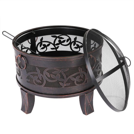 Zwarte Gardebruk vuurkorf met open deksel, houtblokken en pook. Decoratief bladmotief op de zijkant.
