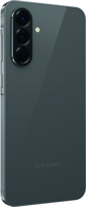 Grijze Samsung Galaxy A56 5G smartphone, achterkant met drie camera's.