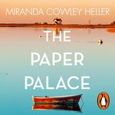Boek "The Paper Palace" van Miranda Cowley Heller, met een bootje op het water.