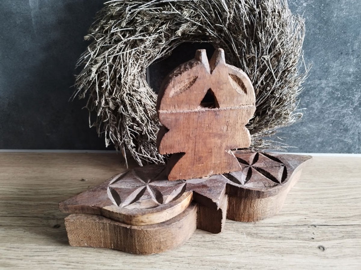 Wooden spice box