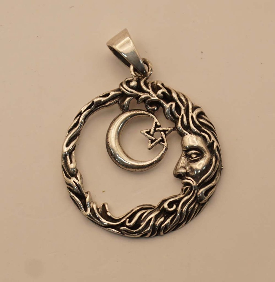 Sterling zilveren hanger maan mannetje met kleine maan en ster - 925 zilver maan man hanger - zilveren bedel maan voor aan ketting - sierlijke hanger - astrologie hanger van sterling zilver - prachtige maan pedant