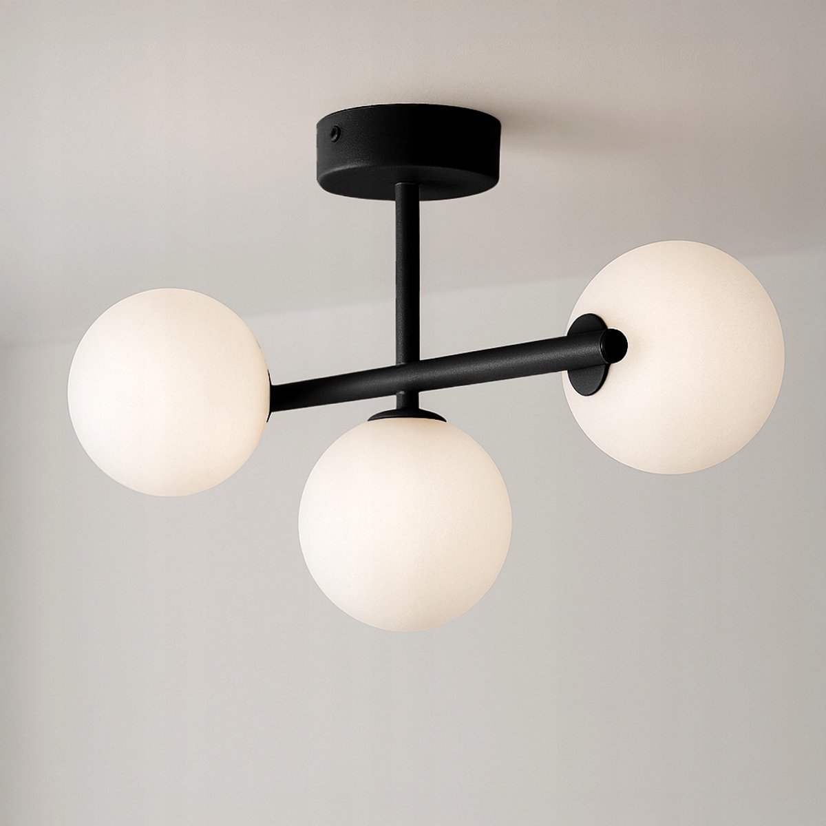 Plafond Lamp 3xG9 Zwart Melkwitte Bollen voor Slaapkamer & Hal