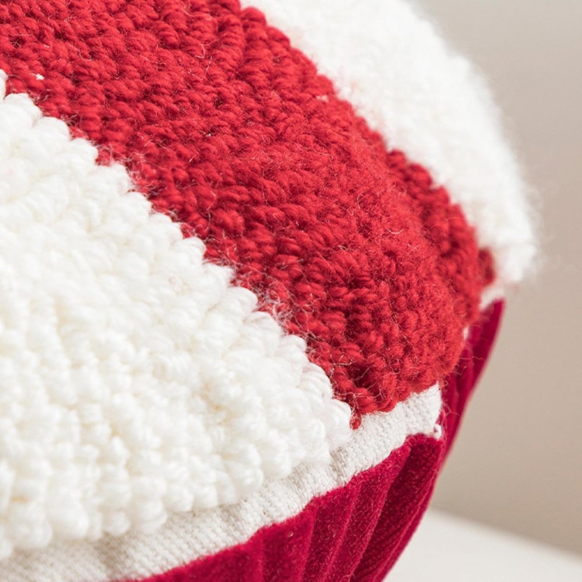 Kerst windmolen snoepkussen - Een rood rond kussen voor op de bank in de woonkamer - spiraalvormig lolly-ontwerp - Geschikt als kerstdecoratie voor op de bank en in de woonkamer ( Diameter 38 cm ) – foto 4
