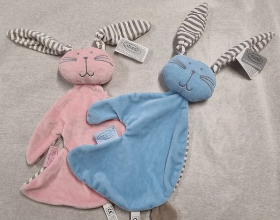 Kraam-Kado- Baby Kado-Kraam Cadeau- set met Geborduurde Naam op Baby Cape - Kraammand voor Meisjes & Jongens - Geboortemand/Kraampakket met Naam - Kraam Kado Jongen/Meisje - Baby Geschenkset met Funnies Knuffeldoekje, Badcape en Slabbetje van Funnies. — afbeelding 2