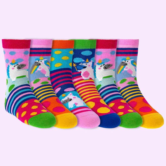 Zes paar kindersokken met diverse eenhoornprints: paars, roze, oranje, groen en blauw met stippen en strepen.