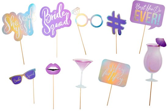 Set van 10 fotohokjesrekwisieten met teksten zoals 'She said yes!', 'Bride Squad', een diamanten ring, lippen, een cocktailglas, een #teken en een 'Best Hen Do EVER!'-bord.