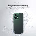 Groene Oppo telefoon omringd door spatten water, wat de IP69-waterbestendigheid benadrukt.